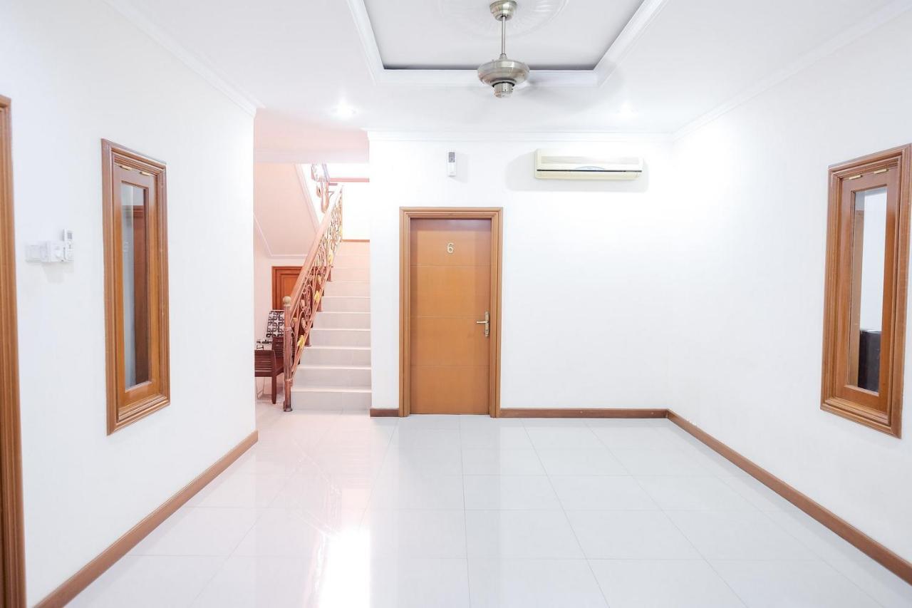 ג'קרטה Wisma Delapan Mitra Reddoorz מראה חיצוני תמונה
