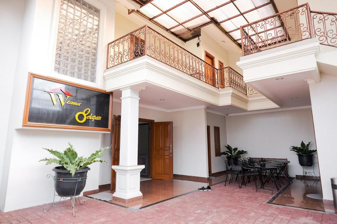 ג'קרטה Wisma Delapan Mitra Reddoorz מראה חיצוני תמונה