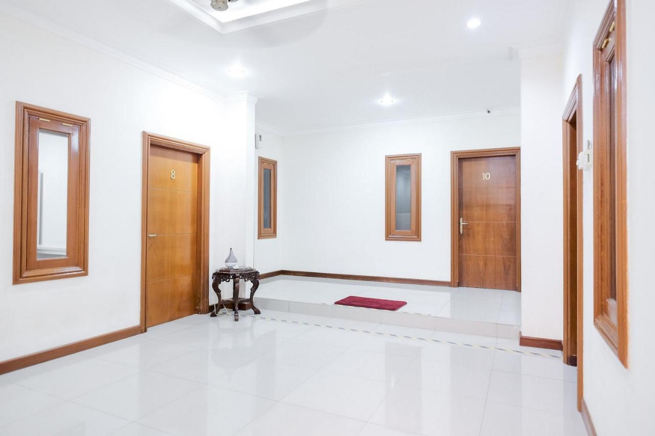 ג'קרטה Wisma Delapan Mitra Reddoorz מראה חיצוני תמונה